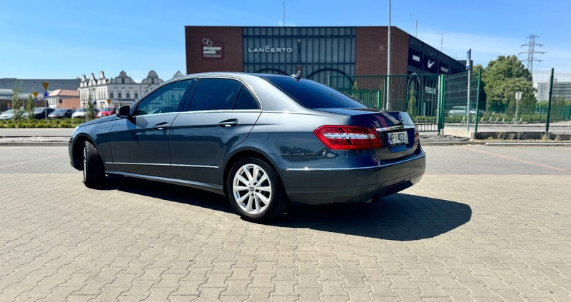 Mercedes-Benz Klasa E cena 52500 przebieg: 259500, rok produkcji 2012 z Piaseczno małe 497